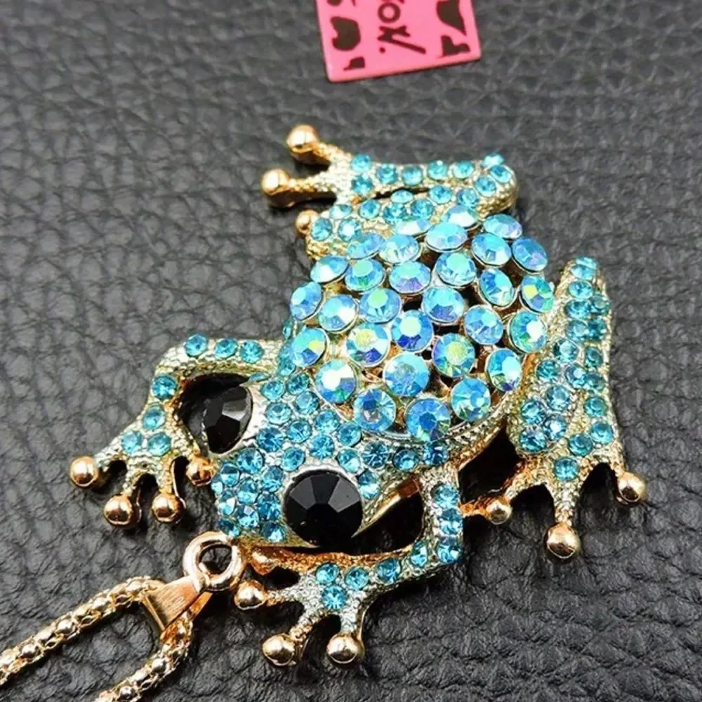 🐸 Betsey Johnson sparkling aqua crystal froggy pendant necklace 🐸